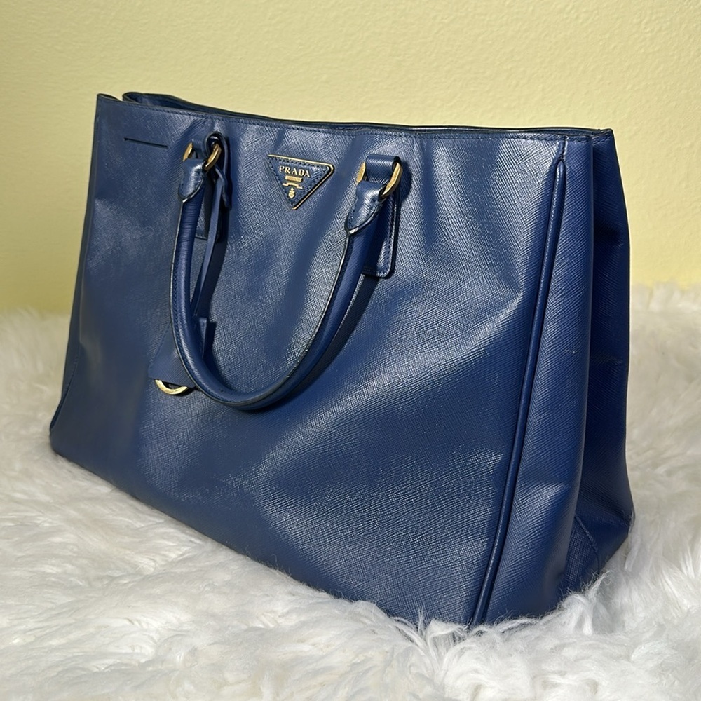 💯Authentic Prada Saffiano Lux Galleria Tote🍀 - Picture 15 of 17